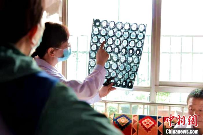 北京大學援藏醫療隊走進拉薩社區開展義診活動