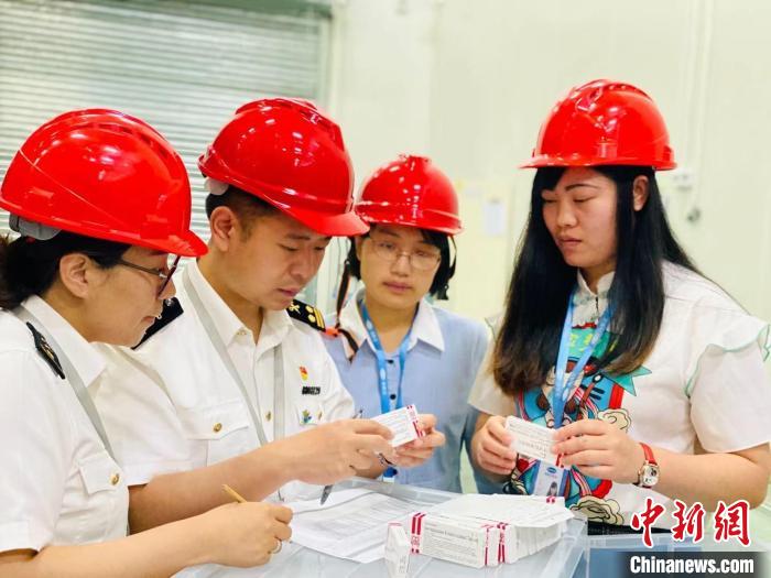 拉薩海關助力西藏首家自主培育的海關AEO高級認證企業順利認證