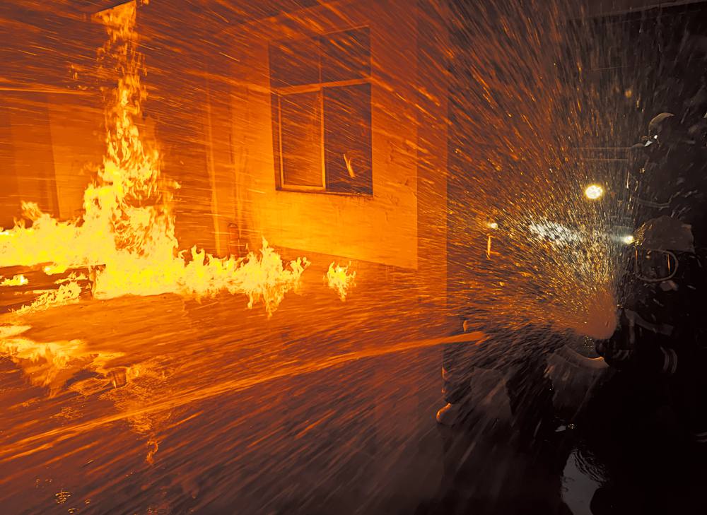 滅火救援演練，畫面震撼。