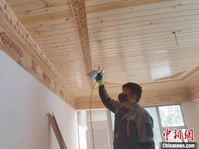 【十年@每一個奮斗的你】從壁畫學徒到藏式裝修“CEO”：西藏“Z世代”手繪創業夢