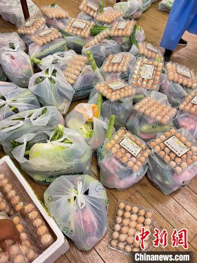 西藏格拉丹東超市疫情期間全力保障市場供應。　受訪者供圖