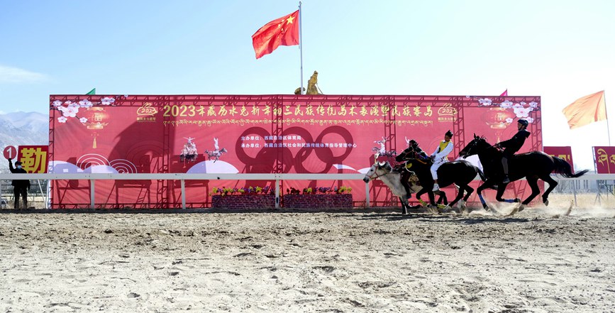 藏歷新年，精彩的馬術表演。潘多攝