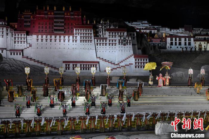 3月17日，西藏拉薩，《文成公主》大型史詩劇演出現場。　李林 攝