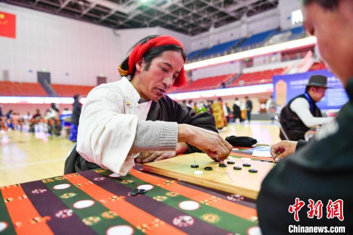 圖為比賽現(xiàn)場。　貢嘎來松 攝