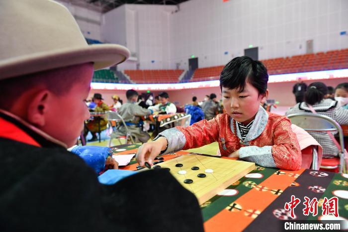 圖為比賽現(xiàn)場?！∝暩聛硭?攝