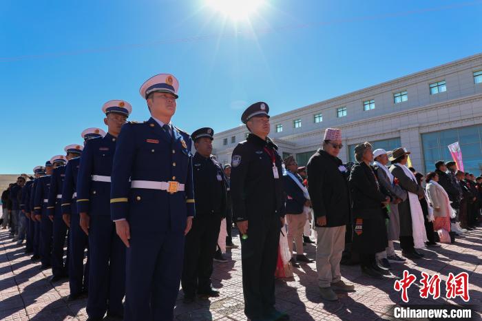 西藏自治區里孜口岸正式開通